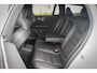 Volvo V60 Recharge T6 AWD Essential Bright | Adaptieve Cruise Control | Trekhaak | Lederen bekleding | Extra getint glas | Stoelverwarming voor + achter | Verwarmbaar stuurwiel