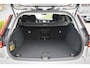 Volvo V60 Recharge T6 AWD Essential Bright | Adaptieve Cruise Control | Trekhaak | Lederen bekleding | Extra getint glas | Stoelverwarming voor + achter | Verwarmbaar stuurwiel