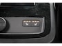 Volvo V60 Recharge T6 AWD Essential Bright | Adaptieve Cruise Control | Trekhaak | Lederen bekleding | Extra getint glas | Stoelverwarming voor + achter | Verwarmbaar stuurwiel