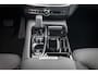Volvo V60 Recharge T6 AWD Essential Bright | Adaptieve Cruise Control | Trekhaak | Lederen bekleding | Extra getint glas | Stoelverwarming voor + achter | Verwarmbaar stuurwiel