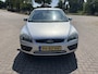 Ford Focus 1.6-16V Futura 5 deurs [ airco,audio,cruise,trekhaak ]