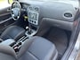 Ford Focus 1.6-16V Futura 5 deurs [ airco,audio,cruise,trekhaak ]