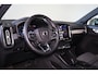 Volvo XC40 B4 Core - IntelliSafe Assist & Surround - Parkeercamera achter - Verwarmde voorstoelen, stuur & achterbank - Parkeersensoren voor & achter - Draadloze tel. lader - Standkachel - Extra getint glas - Elektr. inklapbare trekhaak - 18' LMV