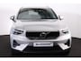 Volvo XC40 B4 Core - IntelliSafe Assist & Surround - Parkeercamera achter - Verwarmde voorstoelen, stuur & achterbank - Parkeersensoren voor & achter - Draadloze tel. lader - Standkachel - Extra getint glas - Elektr. inklapbare trekhaak - 18' LMV