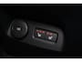 Volvo XC40 B4 Core - IntelliSafe Assist & Surround - Parkeercamera achter - Verwarmde voorstoelen, stuur & achterbank - Parkeersensoren voor & achter - Draadloze tel. lader - Standkachel - Extra getint glas - Elektr. inklapbare trekhaak - 18' LMV
