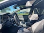 Volkswagen Golf 1.5 eTSI R-Line Business | PANORAMADAK | IQ LIGHTS | STOEL + STUURVERWARMING | APPLE CARPLAY | KEYLESS | SFEERVERLICHTING | ADAPTIEVE CRUISE CONTROL |