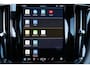 Volvo XC60 T6 Recharge AWD Plus Dark - LONG RANGE - Panorama/schuifdak - IntelliSafe Assist & Surround - 360º Camera - Harman/Kardon audio - Adaptieve LED koplampen - Verwarmde voorstoelen, stuur & achterbank - Parkeersensoren voor & achter - Elektr. bedienb. voorstoelen met geheugen - Draadloze tel. lader - Extra getint glas - Elektr. inklapbare trekhaak - 20' LMV