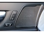 Volvo XC60 T6 Recharge AWD Plus Dark - LONG RANGE - Panorama/schuifdak - IntelliSafe Assist & Surround - 360º Camera - Harman/Kardon audio - Adaptieve LED koplampen - Verwarmde voorstoelen, stuur & achterbank - Parkeersensoren voor & achter - Elektr. bedienb. voorstoelen met geheugen - Draadloze tel. lader - Extra getint glas - Elektr. inklapbare trekhaak - 20' LMV