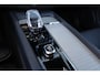 Volvo XC60 T6 Recharge AWD Plus Dark - LONG RANGE - Panorama/schuifdak - IntelliSafe Assist & Surround - 360º Camera - Harman/Kardon audio - Adaptieve LED koplampen - Verwarmde voorstoelen, stuur & achterbank - Parkeersensoren voor & achter - Elektr. bedienb. voorstoelen met geheugen - Draadloze tel. lader - Extra getint glas - Elektr. inklapbare trekhaak - 20' LMV