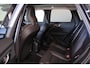 Volvo XC60 T6 Recharge AWD Plus Dark - LONG RANGE - Panorama/schuifdak - IntelliSafe Assist & Surround - 360º Camera - Harman/Kardon audio - Adaptieve LED koplampen - Verwarmde voorstoelen, stuur & achterbank - Parkeersensoren voor & achter - Elektr. bedienb. voorstoelen met geheugen - Draadloze tel. lader - Extra getint glas - Elektr. inklapbare trekhaak - 20' LMV