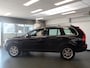 Volvo XC90 3.2 Momentum, Automaat, Nederlandse auto, Volledig dealer onderhouden, 7 persoons uitvoering, Leder, Clima controle, Cruise controle, Pdc, Volledig ingevuld onderhoudsboekje, Yongtimer, Uniek 152.000km!! Uniek 152.000km, Nederlandse auto!!