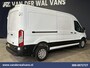 Ford Transit 2.0 TDCI 131pk L3H2 Euro6 Airco | Camera | Navigatie | Apple Carplay | Stoelverwarming Cruisecontrol, Android auto, Verwarmde voorruit, Parkeersensoren, Bijrijdersbank, 2500kg trekvermogen