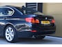 BMW 5-Serie 528i High Executive * Comfort stoelen * HIFI * Glasdak * Soft close * 18 Inch *