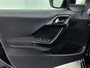 Peugeot 208 Allure 82 pk | Navigatie | Achteruitrijcamera | Parkeersensoren Achter | LED Dagrijverlichting | Lederen Stuurwiel | DAB Ontvanger | Start/Stop Systeem | Climate Control | Cruise Control | 16" Lichtmetalen Velgen | Buitenspiegels Elektrisch Verstel -en Verwarmbaar |
