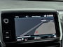 Peugeot 208 Allure 82 pk | Navigatie | Achteruitrijcamera | Parkeersensoren Achter | LED Dagrijverlichting | Lederen Stuurwiel | DAB Ontvanger | Start/Stop Systeem | Climate Control | Cruise Control | 16" Lichtmetalen Velgen | Buitenspiegels Elektrisch Verstel -en Verwarmbaar |