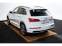 Audi Q5 2.0 TFSI quattro Sport Pro Line S S Line - Trekhaak - MMI navigatie plus - Verwarmbare voorstoelen - Pre sense basic - Interieurvoorverwarming - Parkeerhulp plus - Lichtpakket 2 - Buitenspiegels elektrisch verwarmbaar -
