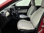 Fiat 600 SUV La Prima Hybrid 145 pk Automaat | Navigatie | Achteruitrijcamera | Kunstlederen Bekleding | Voorstoelen Verwarmd | LED Dagrijverlichting | Elektrische Achterklep met Sensor | Keyless Entry/Start | Dodehoek Detectie | Adaptieve Cruise Control | 18" Lichtmetalen Velgen | Apple Carplay/Android Auto |