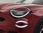 Fiat 600 SUV La Prima Hybrid 145 pk Automaat | Navigatie | Achteruitrijcamera | Kunstlederen Bekleding | Voorstoelen Verwarmd | LED Dagrijverlichting | Elektrische Achterklep met Sensor | Keyless Entry/Start | Dodehoek Detectie | Adaptieve Cruise Control | 18" Lichtmetalen Velgen | Apple Carplay/Android Auto |