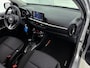 Kia Picanto DynamicPlusLine 84 pk Automaat | Navigatie | Achteruitrijcamera | LED Dagrijverlichting | Lederen Stuurwiel en Versnellingspook | Climate Control | Cruise Control | 15" Lichtmetalen Velgen | Apple Carplay/Android Auto |