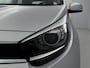 Kia Picanto DynamicPlusLine 84 pk Automaat | Navigatie | Achteruitrijcamera | LED Dagrijverlichting | Lederen Stuurwiel en Versnellingspook | Climate Control | Cruise Control | 15" Lichtmetalen Velgen | Apple Carplay/Android Auto |