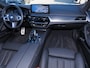 BMW 5-Serie Touring 530e M-SPORT ** LASER, LEDER, PANORAMA, TREKH, HuD, H&K Sound ** € 40.000,= onder NP - Ex. BMW-AG ** ** INFORMEER OOK NAAR ONZE AANTREKKELIJKE FINANCIAL-LEASE TARIEVEN **