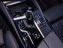 BMW 5-Serie Touring 530e M-SPORT ** LASER, LEDER, PANORAMA, TREKH, HuD, H&K Sound ** € 40.000,= onder NP - Ex. BMW-AG ** ** INFORMEER OOK NAAR ONZE AANTREKKELIJKE FINANCIAL-LEASE TARIEVEN **