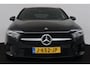 Mercedes-Benz A-klasse 180 Business Solution Luxury (SFEERVERLICHTING, STOELVERWARMING, 1e EIGENAAR, ACHTERUITRIJCAMERA)