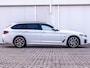 BMW 5-Serie Touring 530e xDrive M-SPORT ** LASER, LEDER, PANORAMA, TREKH, HuD, H&K Sound, 19-inch LMV ** € 39.900,= onder NP - Ex-BMW AG ** ** INFORMEER OOK NAAR ONZE AANTREKKELIJKE FINANCIAL-LEASE TARIEVEN **