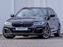 BMW 5-Serie Touring 530e xDrive M-SPORT ** LASER, LEDER, PANORAMA, CARBON SCHWARZ, HuD, HiFi, 19-inch LMV ** € 37.700,= onder NP - Ex-BMW AG ** ** INFORMEER OOK NAAR ONZE AANTREKKELIJKE FINANCIAL-LEASE TARIEVEN **