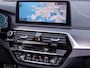 BMW 5-Serie Touring 530e xDrive M-SPORT ** LASER, LEDER, PANORAMA, CARBON SCHWARZ, HuD, HiFi, 19-inch LMV ** € 37.700,= onder NP - Ex-BMW AG ** ** INFORMEER OOK NAAR ONZE AANTREKKELIJKE FINANCIAL-LEASE TARIEVEN **