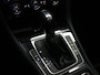 Volkswagen Golf 1.6 TDI Highline [SCHUIFKANTELDAK, STOELVERWARMING, PDC V+A, CLIMATE CONTROL, BLUETOOTH TELEFOONVERBINDING, NAVIGATIE, NIEUWSTAAT]