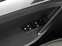 Volkswagen Golf 1.6 TDI Highline [SCHUIFKANTELDAK, STOELVERWARMING, PDC V+A, CLIMATE CONTROL, BLUETOOTH TELEFOONVERBINDING, NAVIGATIE, NIEUWSTAAT]