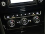 Volkswagen Golf 1.6 TDI Highline [SCHUIFKANTELDAK, STOELVERWARMING, PDC V+A, CLIMATE CONTROL, BLUETOOTH TELEFOONVERBINDING, NAVIGATIE, NIEUWSTAAT]