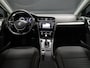 Volkswagen Golf 1.6 TDI Highline [SCHUIFKANTELDAK, STOELVERWARMING, PDC V+A, CLIMATE CONTROL, BLUETOOTH TELEFOONVERBINDING, NAVIGATIE, NIEUWSTAAT]