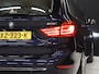 BMW 2-Serie Gran Tourer 218i High Executive Edition [HEAD-UP DISPLAY, NAVIGATIE, PDC V+A, STOELVERWARMING, CRUISE CONTROL, VOL LEDER, ELEKTRISCHE ACHTERKLEP, NIEUWSTAAT]