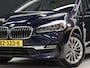 BMW 2-Serie Gran Tourer 218i High Executive Edition [HEAD-UP DISPLAY, NAVIGATIE, PDC V+A, STOELVERWARMING, CRUISE CONTROL, VOL LEDER, ELEKTRISCHE ACHTERKLEP, NIEUWSTAAT]
