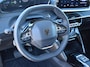 Peugeot e-208 EV Allure 51 kWh 3 FASE | ACHTERUITRIJCAMERA MET SENSOREN | NAVIGATIE & CARPLAY | E.C.C. |