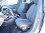 Peugeot e-208 EV Allure 51 kWh 3 FASE | ACHTERUITRIJCAMERA MET SENSOREN | NAVIGATIE & CARPLAY | E.C.C. |