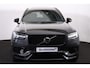 Volvo XC90 T8 Recharge AWD Ultra Dark - LONG RANGE - Luchtvering - Panorama/schuifdak - IntelliSafe Assist & Surround - 360º Camera - Adaptieve LED koplampen - Verwarmde voorstoelen, stuur & achterbank - Parkeersensoren voor & achter - Elektr. bedienb. voorstoelen met geheugen - Head up display - Draadloze tel. lader - Extra getint glas - Elektr. inklapbare trekhaak - 22' LMV