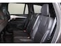 Volvo XC90 T8 Recharge AWD Ultra Dark - LONG RANGE - Luchtvering - Panorama/schuifdak - IntelliSafe Assist & Surround - 360º Camera - Adaptieve LED koplampen - Verwarmde voorstoelen, stuur & achterbank - Parkeersensoren voor & achter - Elektr. bedienb. voorstoelen met geheugen - Head up display - Draadloze tel. lader - Extra getint glas - Elektr. inklapbare trekhaak - 22' LMV