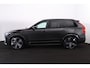 Volvo XC90 T8 Recharge AWD Ultra Dark - LONG RANGE - Luchtvering - Panorama/schuifdak - IntelliSafe Assist & Surround - 360º Camera - Adaptieve LED koplampen - Verwarmde voorstoelen, stuur & achterbank - Parkeersensoren voor & achter - Elektr. bedienb. voorstoelen met geheugen - Head up display - Draadloze tel. lader - Extra getint glas - Elektr. inklapbare trekhaak - 22' LMV