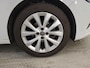 Renault Clio 1.0 TCe 101pk Intens | Navigatie | Apple CarPlay | 16" Velgen | ECC | DAB | All Season banden | Half leder / Stof