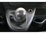 Renault Master T28 2.3 dCi 130 L1H1 *meeneemprijs* - Cruise, Trekhaak, Betimmering, Navi