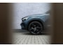 Volvo XC40 B4 Plus Black Edition 197 pk | Op voorraad | Extra getint glas | 20" velgen | Connect suède-textiel/Microtech-bekleding | Google Maps en Google Play Store