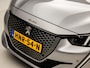 Peugeot 208 1.2 PureTech GT Sport Automaat (PANORAMADAK, VIRTUAL COCKPIT, APPLE CARPLAY, GROOT NAVI, LEDER, 360 CAMERA, SPORTSTOELEN, GETINT GLAS, KEYLESS, ZWART HEMEL, NIEUWSTAAT)