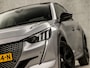 Peugeot 208 1.2 PureTech GT Sport Automaat (PANORAMADAK, VIRTUAL COCKPIT, APPLE CARPLAY, GROOT NAVI, LEDER, 360 CAMERA, SPORTSTOELEN, GETINT GLAS, KEYLESS, ZWART HEMEL, NIEUWSTAAT)