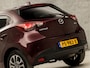 Mazda 2 1.5 Skyactiv-G GT-Luxury (NAVIGATIE, CAMERA, HEAD-UP DISPLAY, STOELVERWARMING, GETINT GLAS, LEDEREN SPORTSTOELEN, LM VELGEN, CRUISE, NIEUWE APK, NIEUWSTAAT)