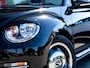 Volkswagen Beetle Cabriolet 1.2 TSI Cup | Stoelverwarming | 18'' Disc Velgen | Climate Control | Cruise Control | Parkeersensoren Voor & Achter | Regensensor | Automatisch Licht | Metallic Lak | Windscherm |