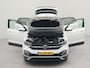 Volkswagen T-Cross 1.0 TSI Style Automaat | Afneembare trekhaak | Apple Carplay | Bluetooth | Navigatie | Parkeersensoren voor en achter |