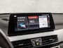 BMW X1 xDrive25e Sportline 221Pk Automaat (GROOT NAVI, HEAD-UP DISPLAY, DEALER ONDERHOUDEN, LEDEREN SPORTSTOELEN, CAMERA, STOELVERWARMING, GETINT GLAS, TREKHAAK, CRUISE, NIEUWSTAAT)
